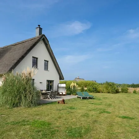 Thatched Coastal Gem With Sauna & Fireplace *