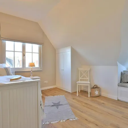 Thatched Coastal Gem With Sauna & Fireplace *